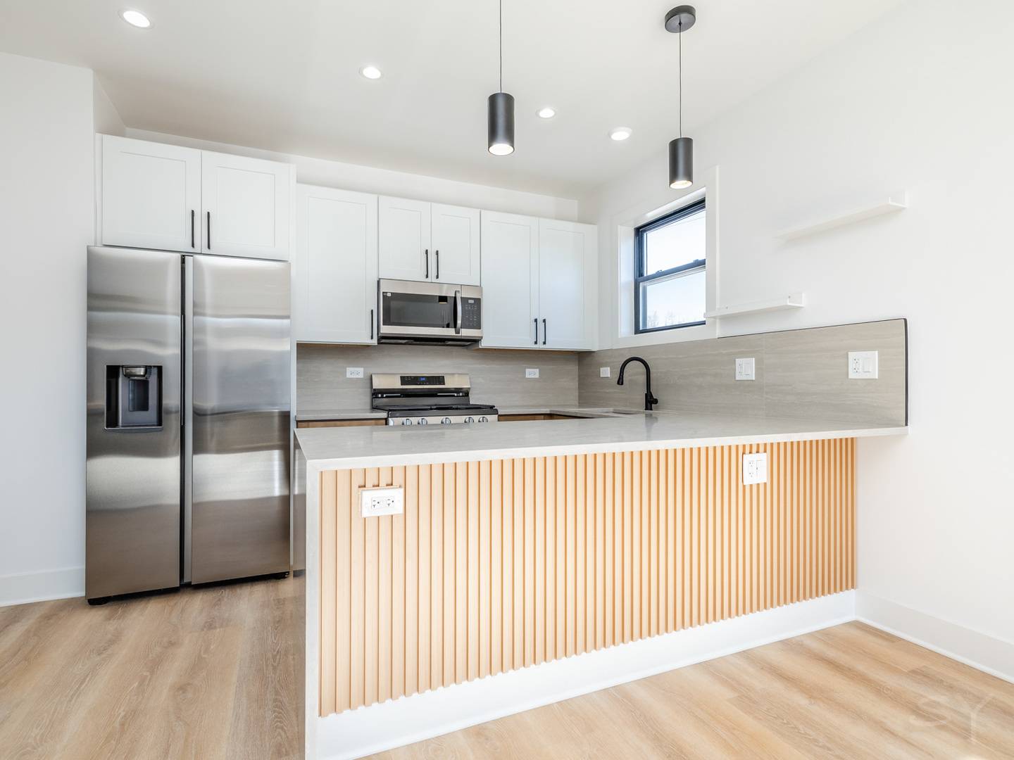 3327 W Division ST, Chicago, IL 60651