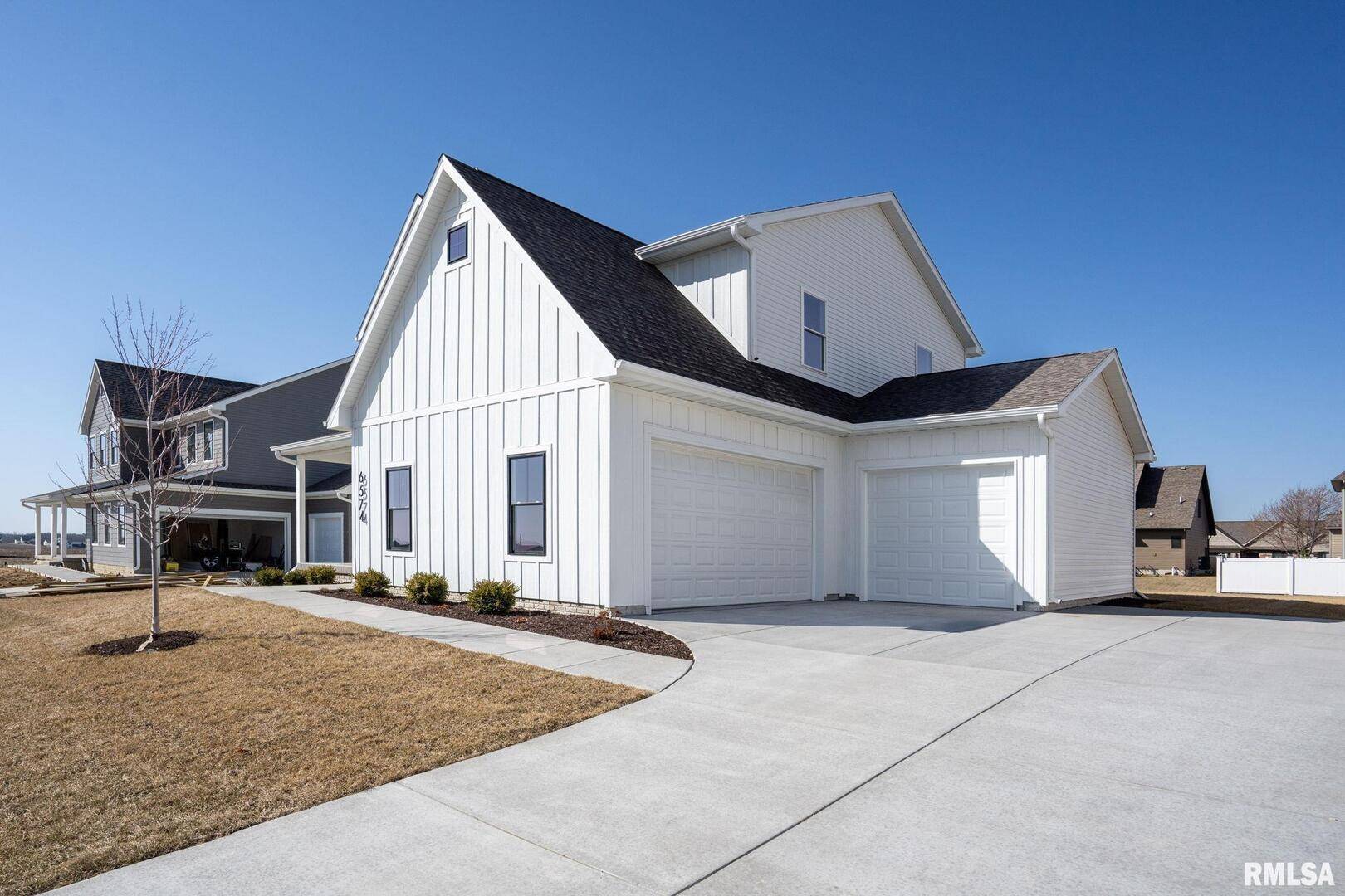 6574 Pelican ST, Bettendorf, IA 52722