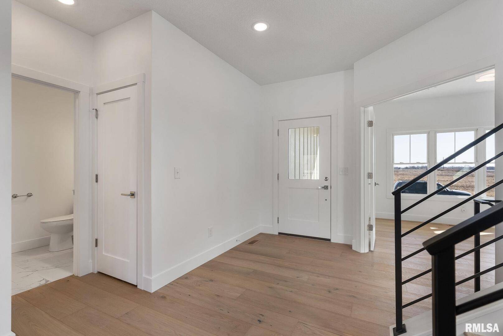6574 Pelican ST, Bettendorf, IA 52722