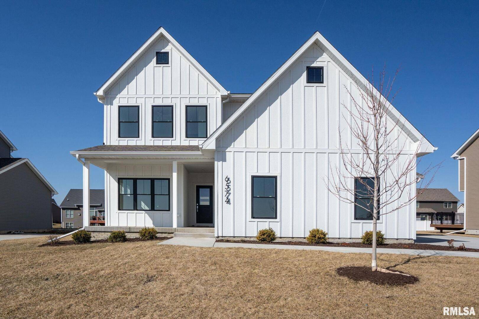 6574 Pelican ST, Bettendorf, IA 52722