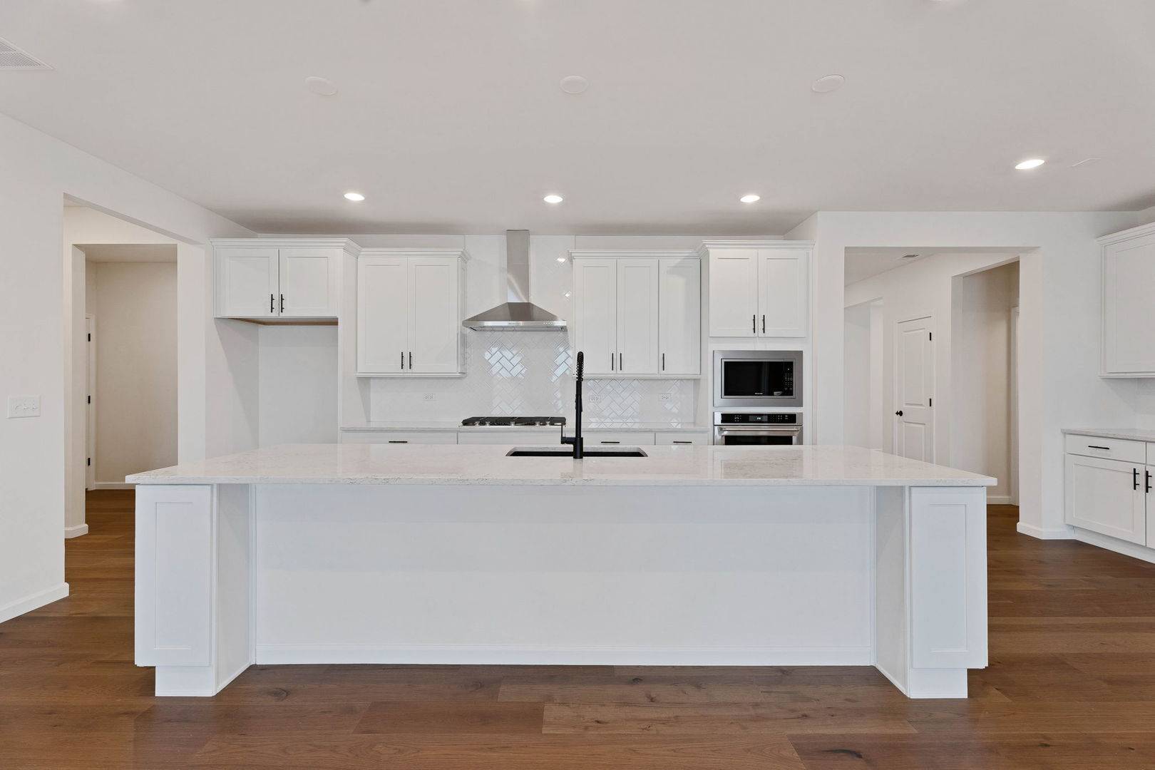 3284 Mallory Creek LN, Aurora, IL 60503
