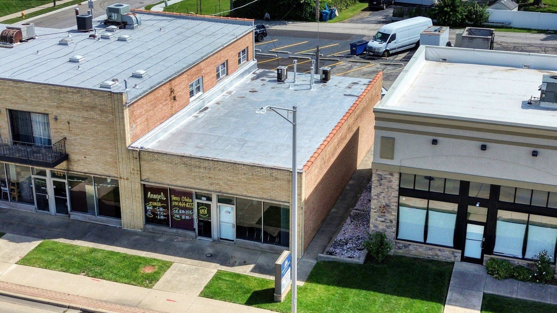329-31 N Addison RD, Addison, IL 60101