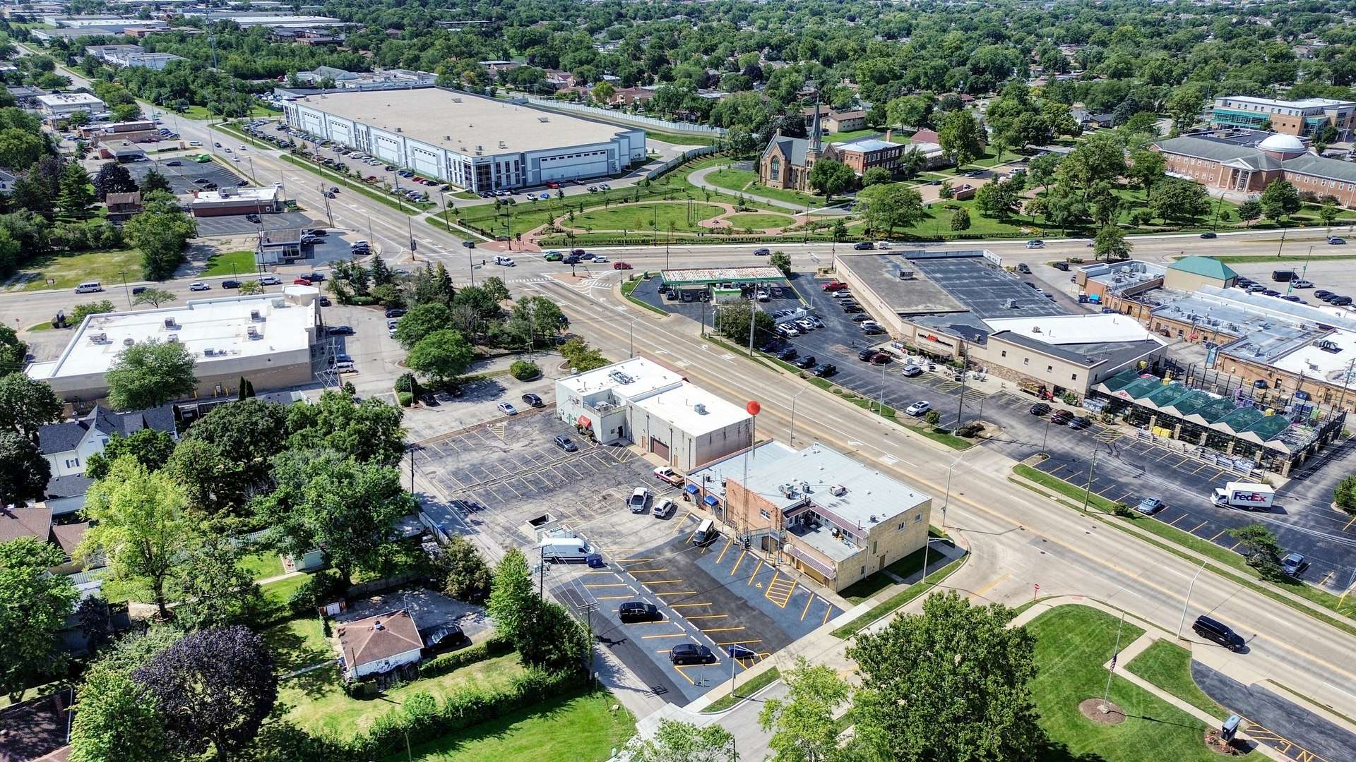 329-31 N Addison RD, Addison, IL 60101