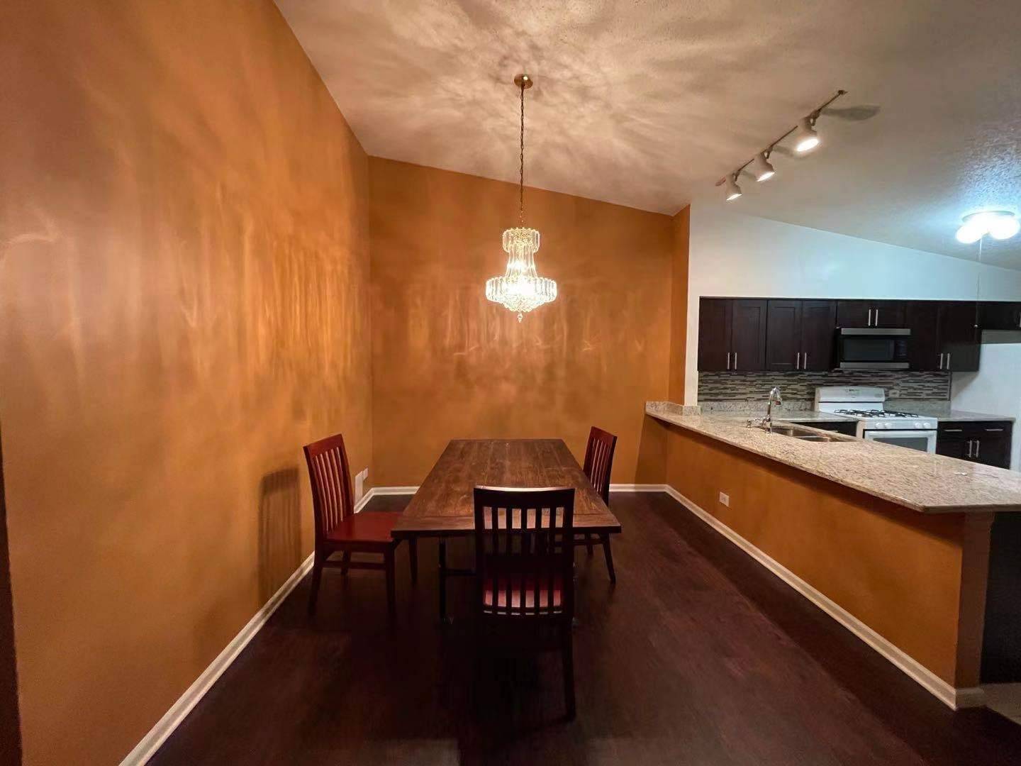 1751 Ranchview DR, Naperville, IL 60565