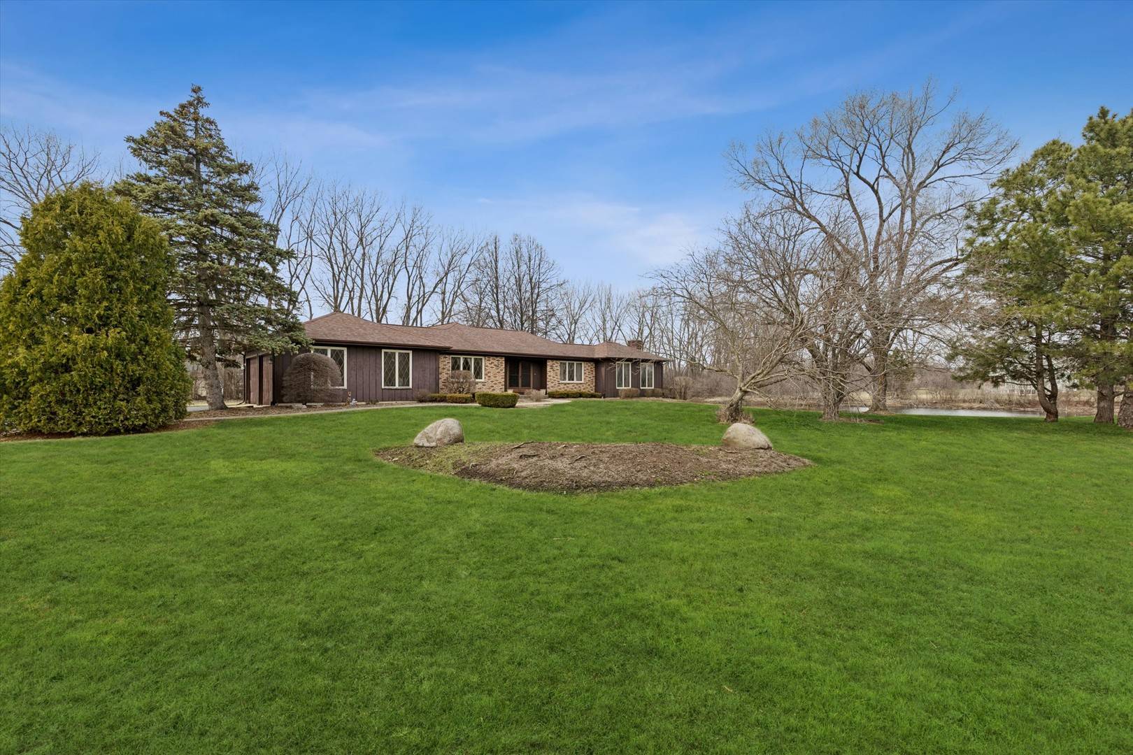 7517 Pheasant DR, Lakewood, IL 60014