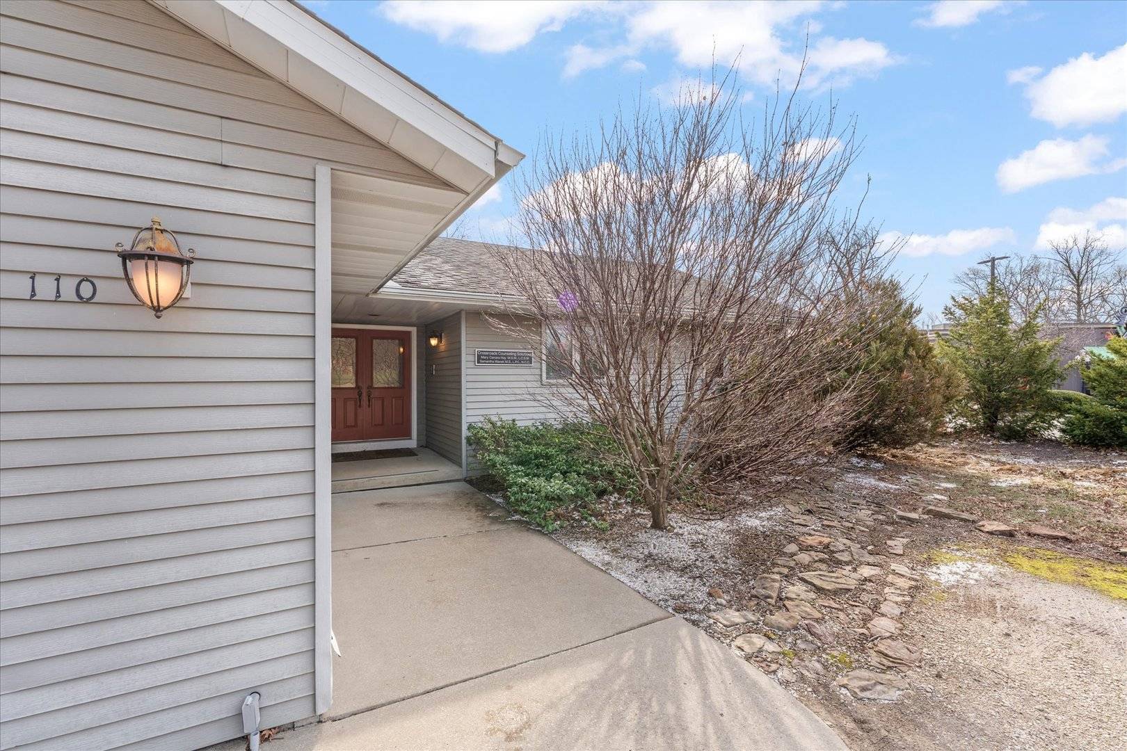 110 S Lombard ST, Mahomet, IL 61853