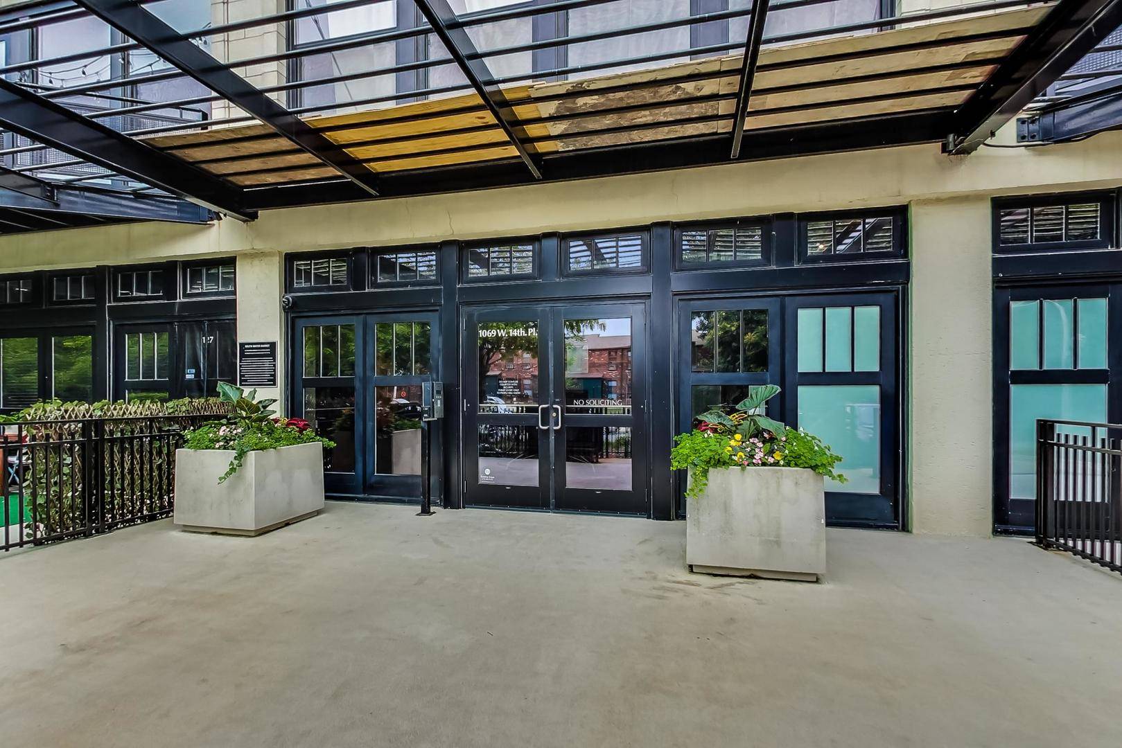 1069 W 14th PL #228, Chicago, IL 60608