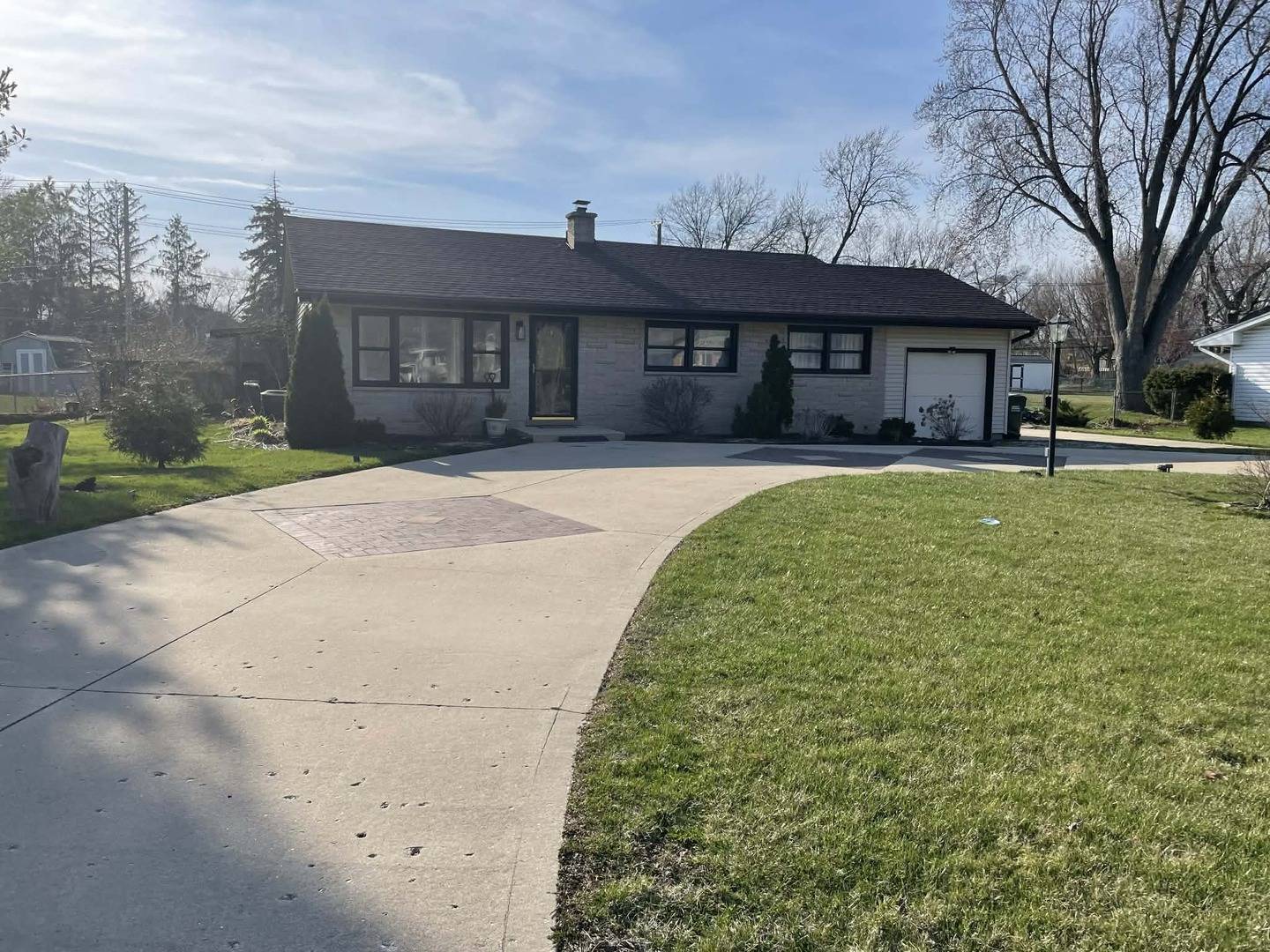 1516 Sunset DR, Schaumburg, IL 60193