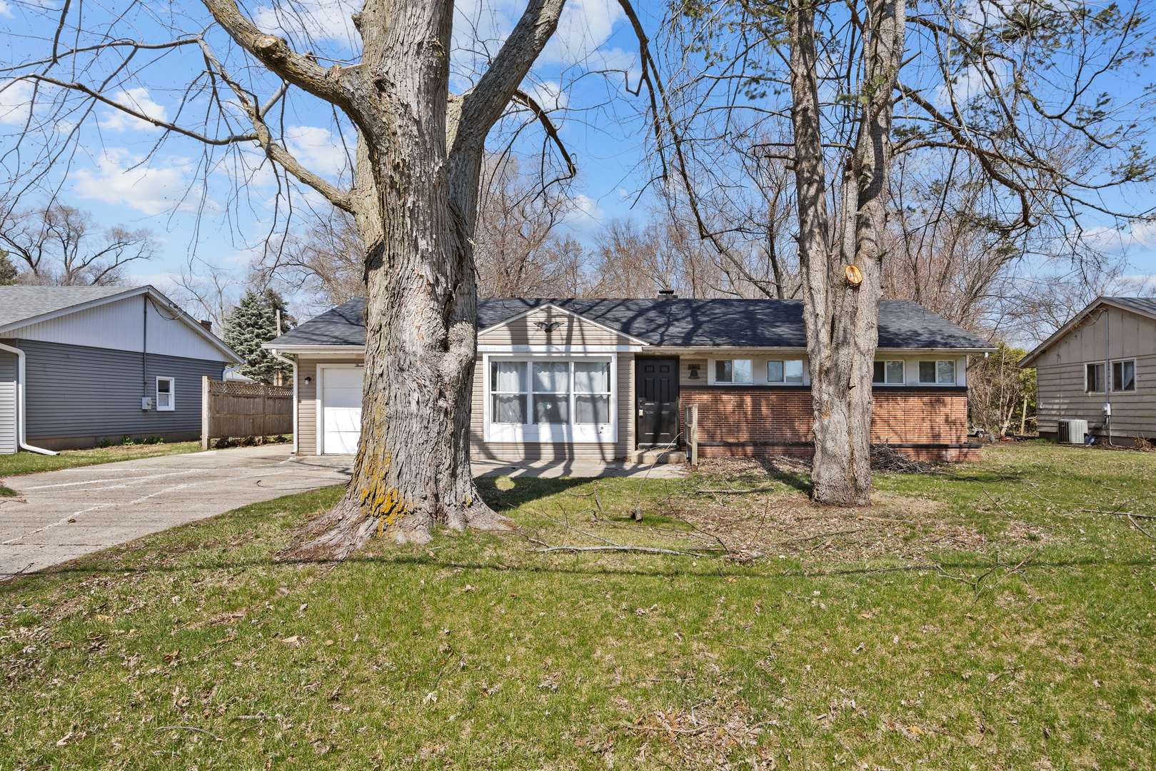 375 Douglas RD, Batavia, IL 60510