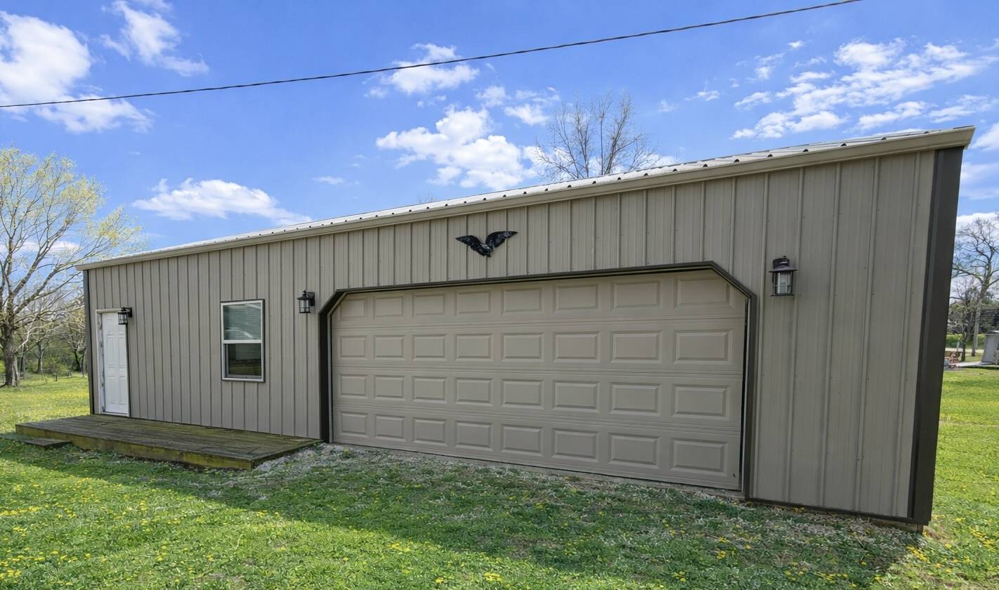 3580 Odin RD, Odin, IL 62870