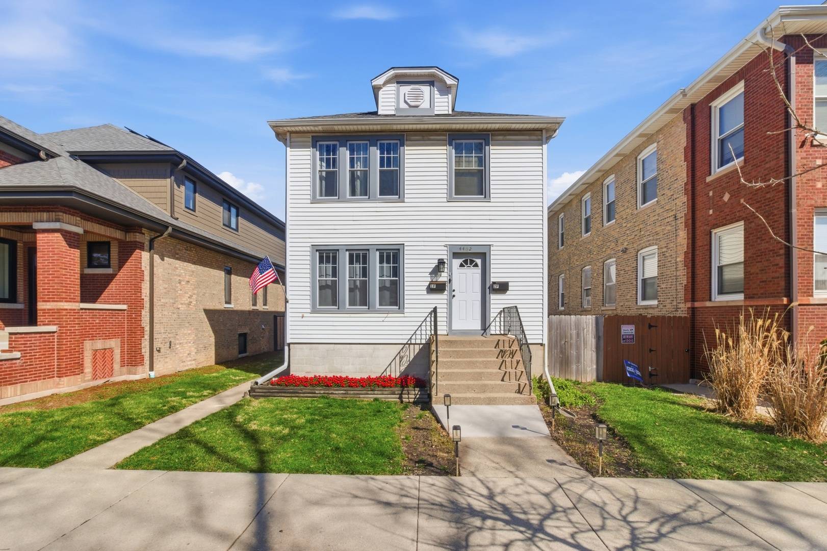 4462 W Wilson AVE, Chicago, IL 60630