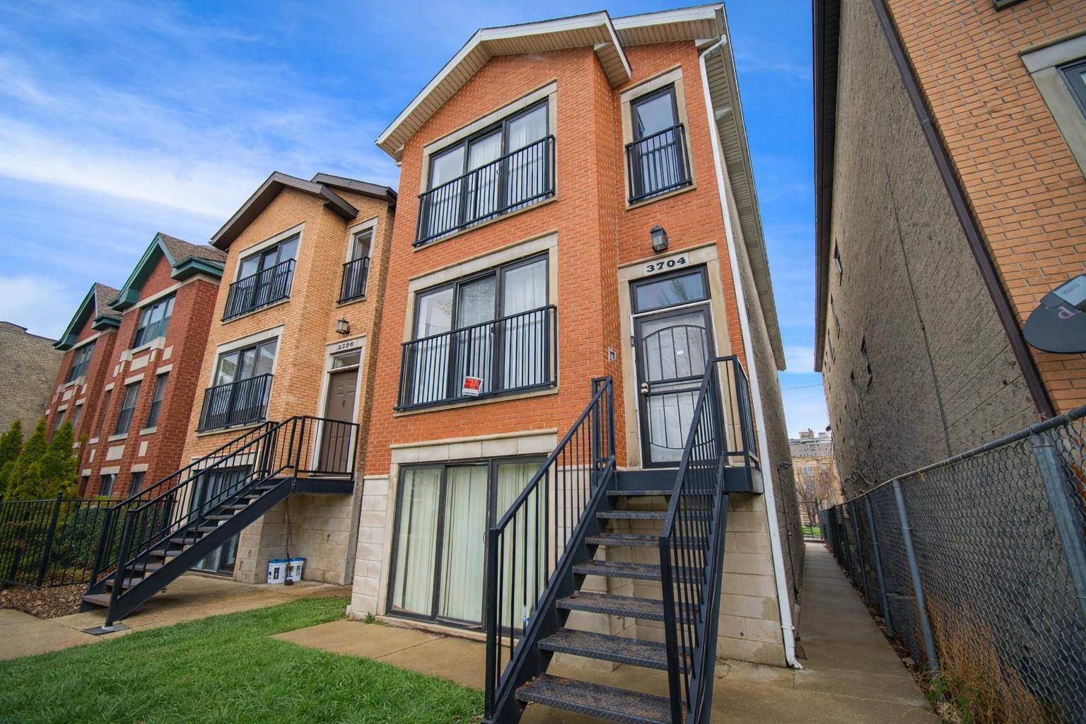 3704 W Lexington ST, Chicago, IL 60624