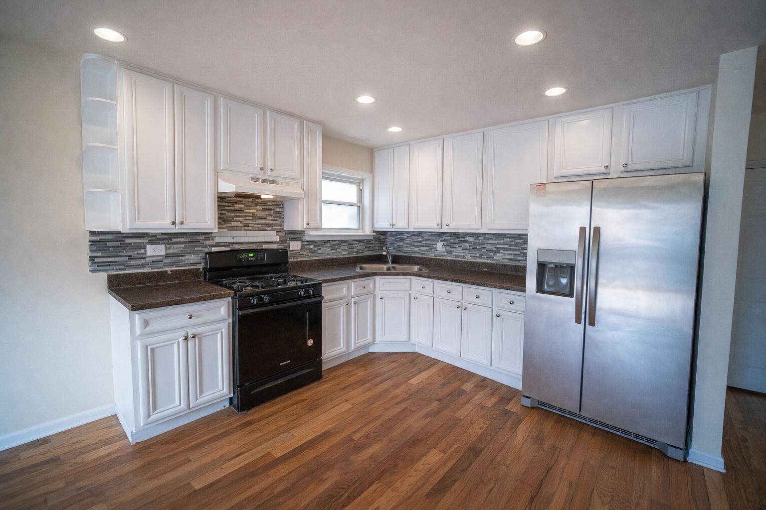 3704 W Lexington ST, Chicago, IL 60624