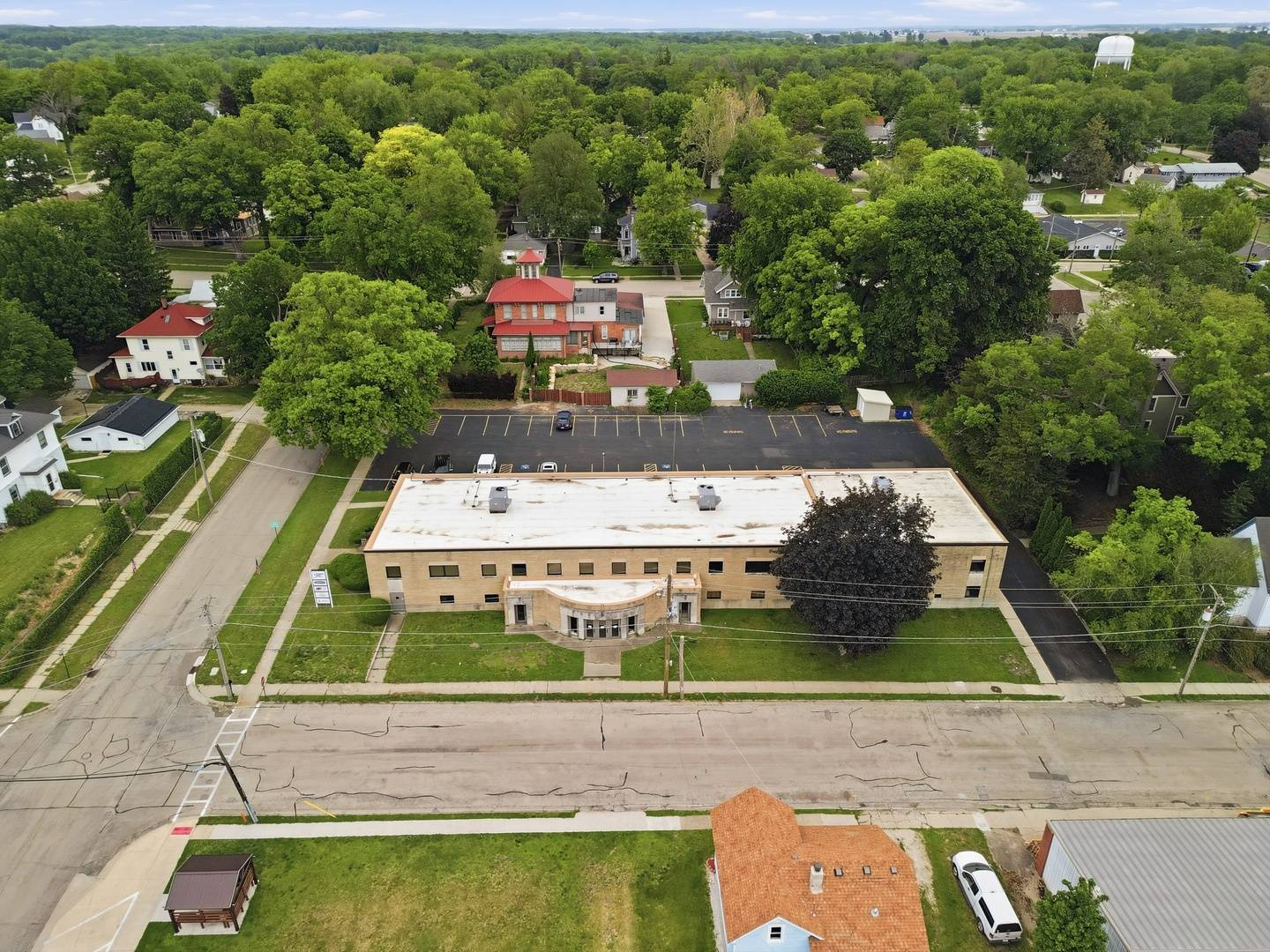 100 E Knox ST, Morrison, IL 61270