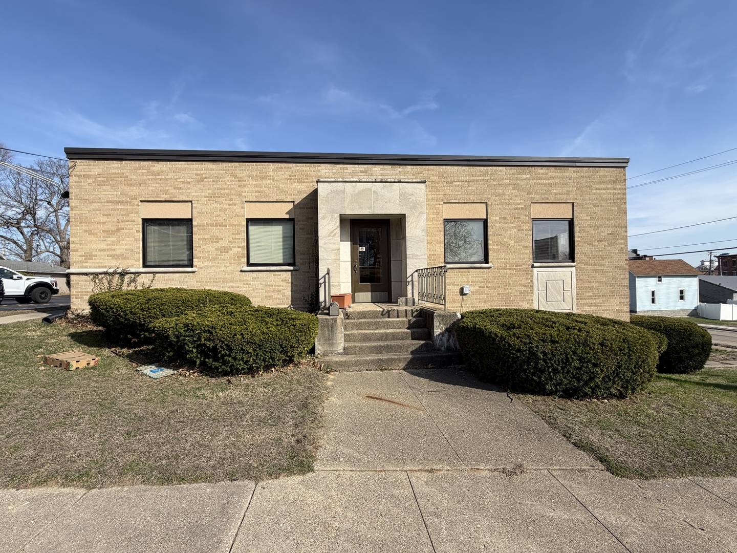 100 E Knox ST, Morrison, IL 61270
