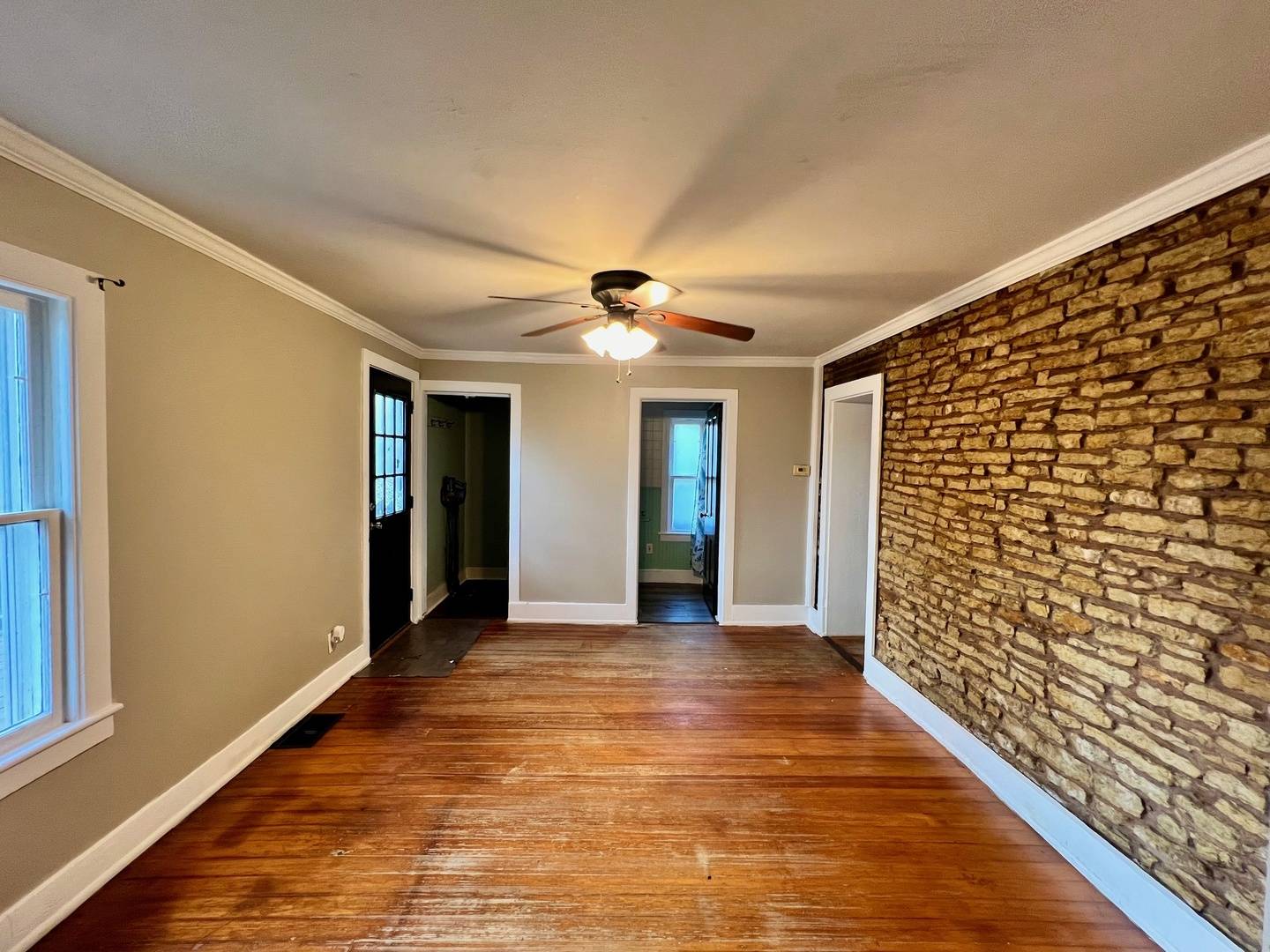 703 S 7th AVE, St. Charles, IL 60174