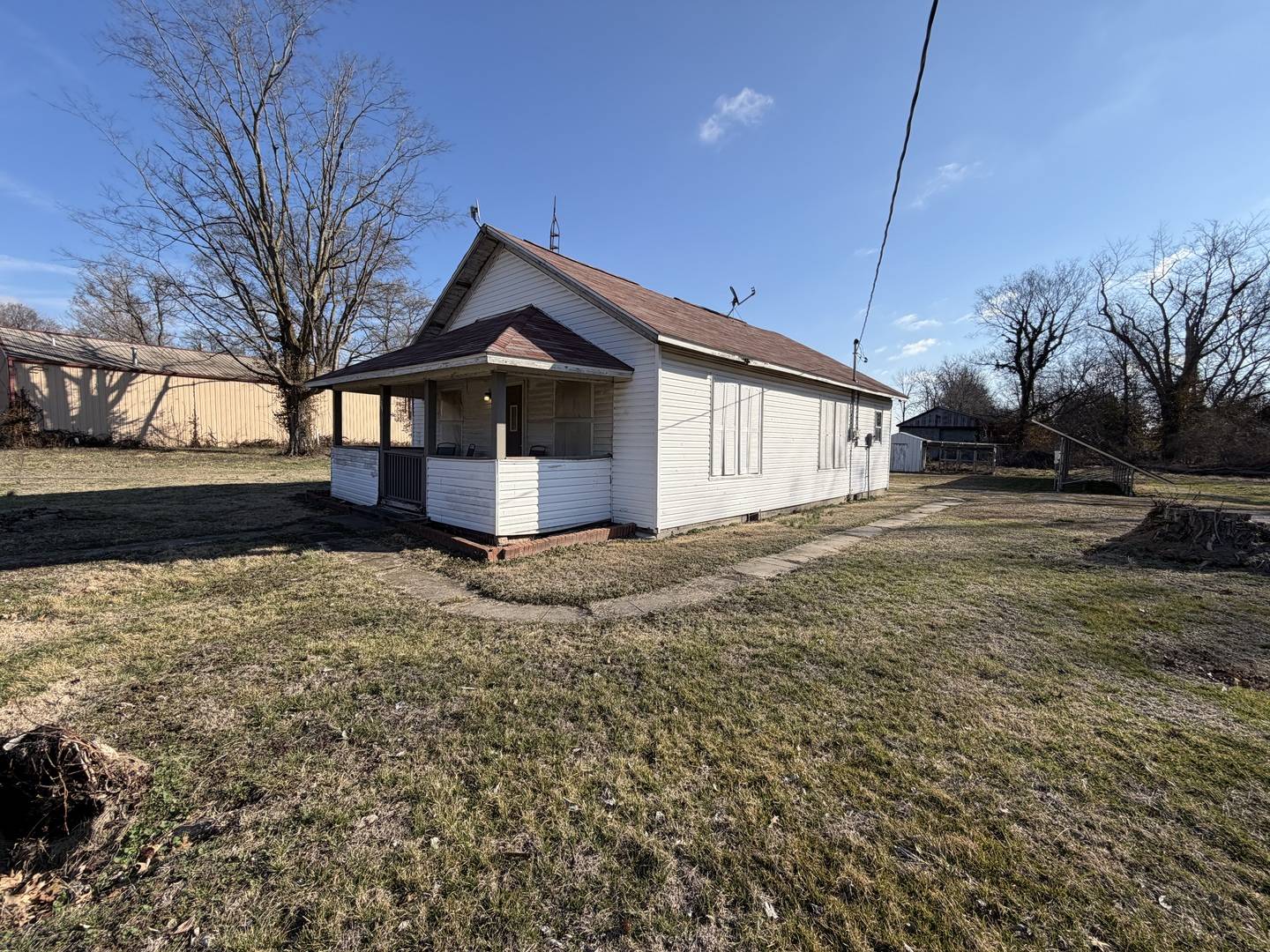509 W Main ST, Walnut Hill, IL 62893