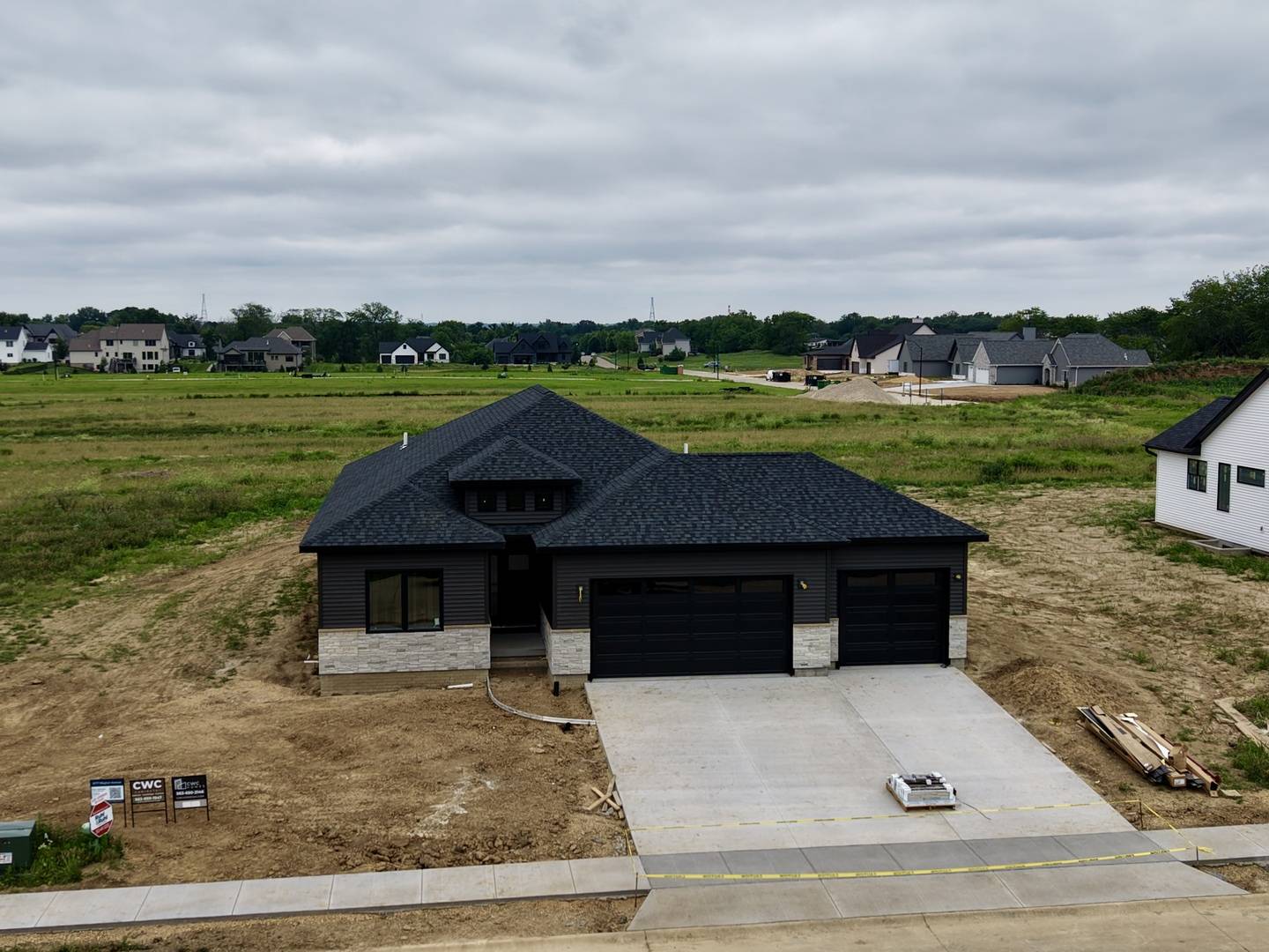 6777 Meghan AVE, Bettendorf, IA 52722