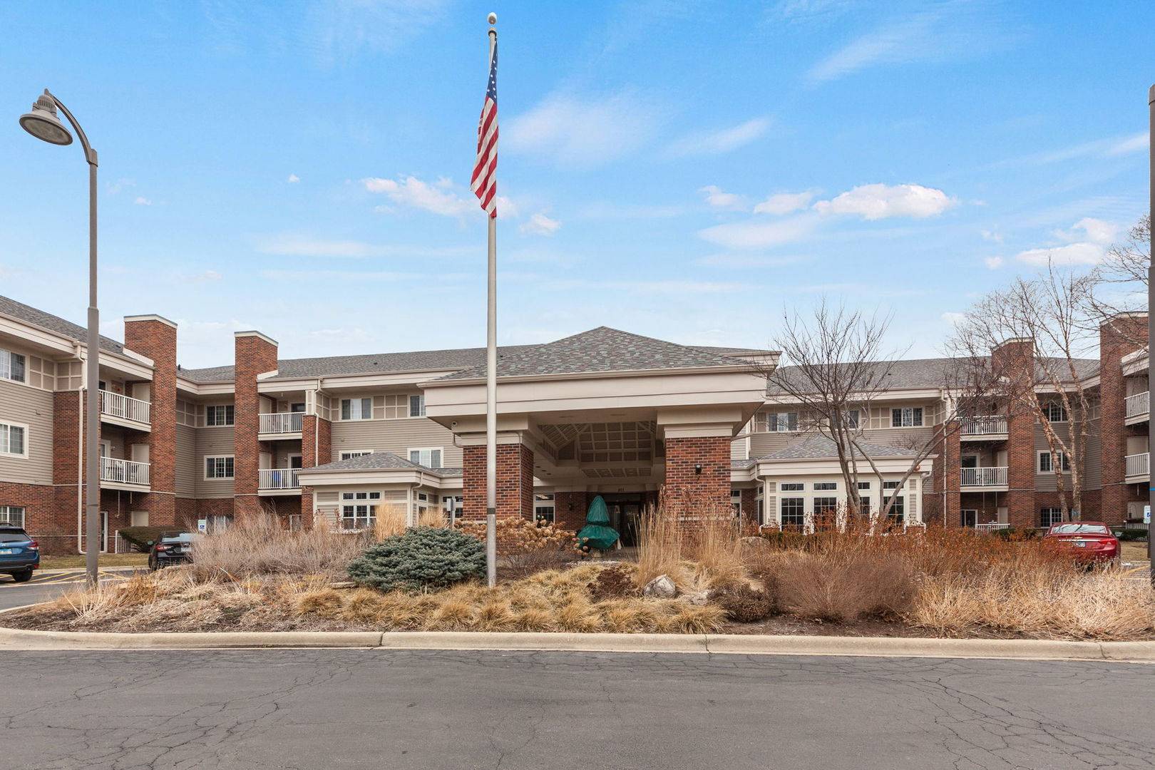 801 N Mclean BLVD #222, Elgin, IL 60123