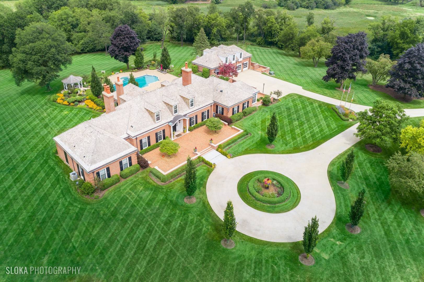 546 Oak Knoll RD, Barrington Hills, IL 60010