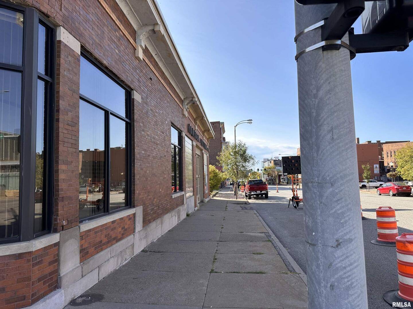 227 W 4TH ST, Davenport, IA 52801