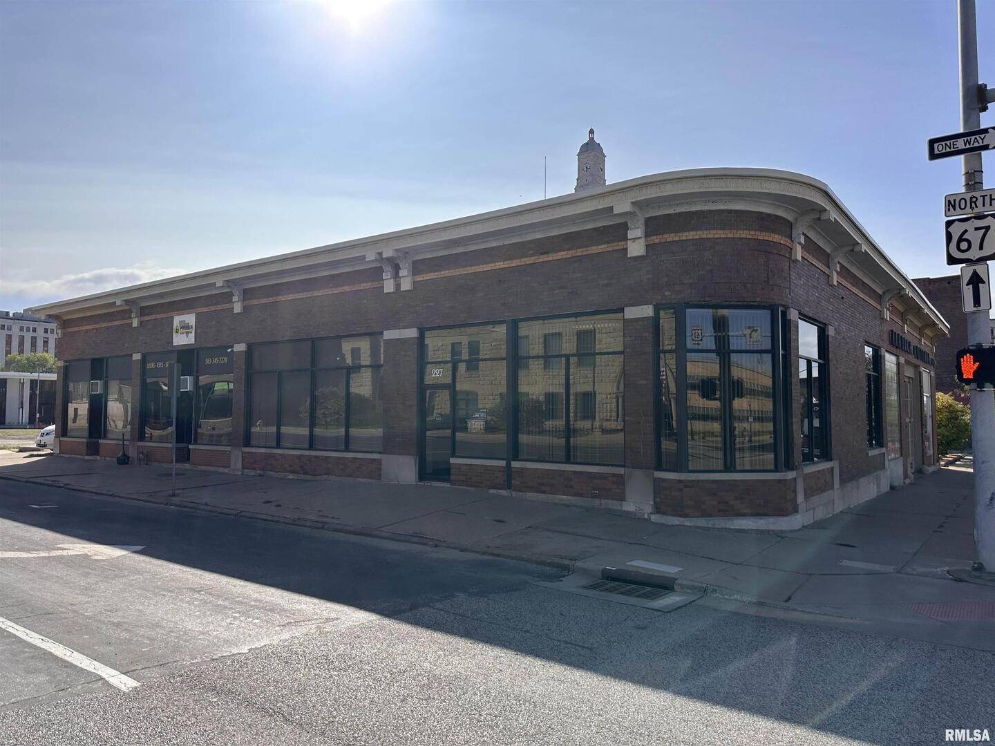 227 W 4TH ST, Davenport, IA 52801