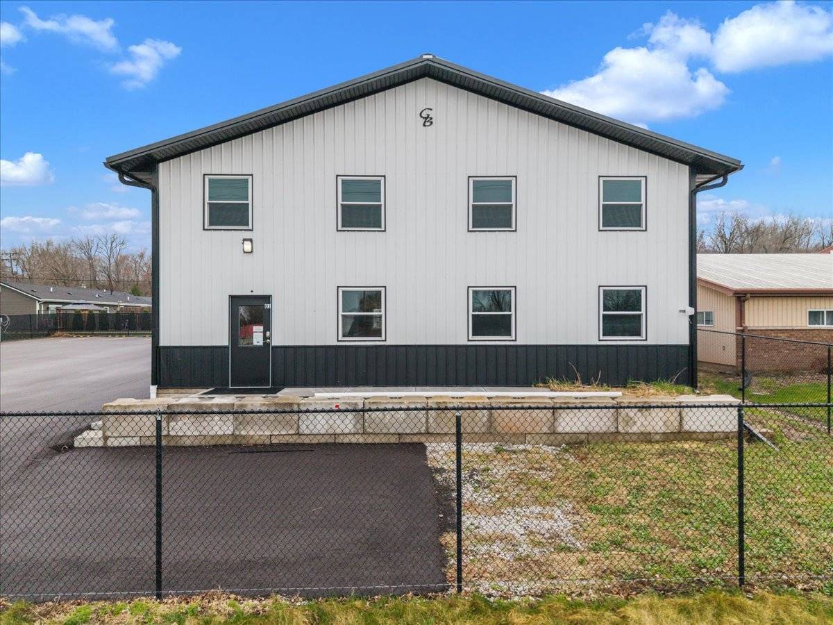 602 2nd ST W, Andalusia, IL 61232