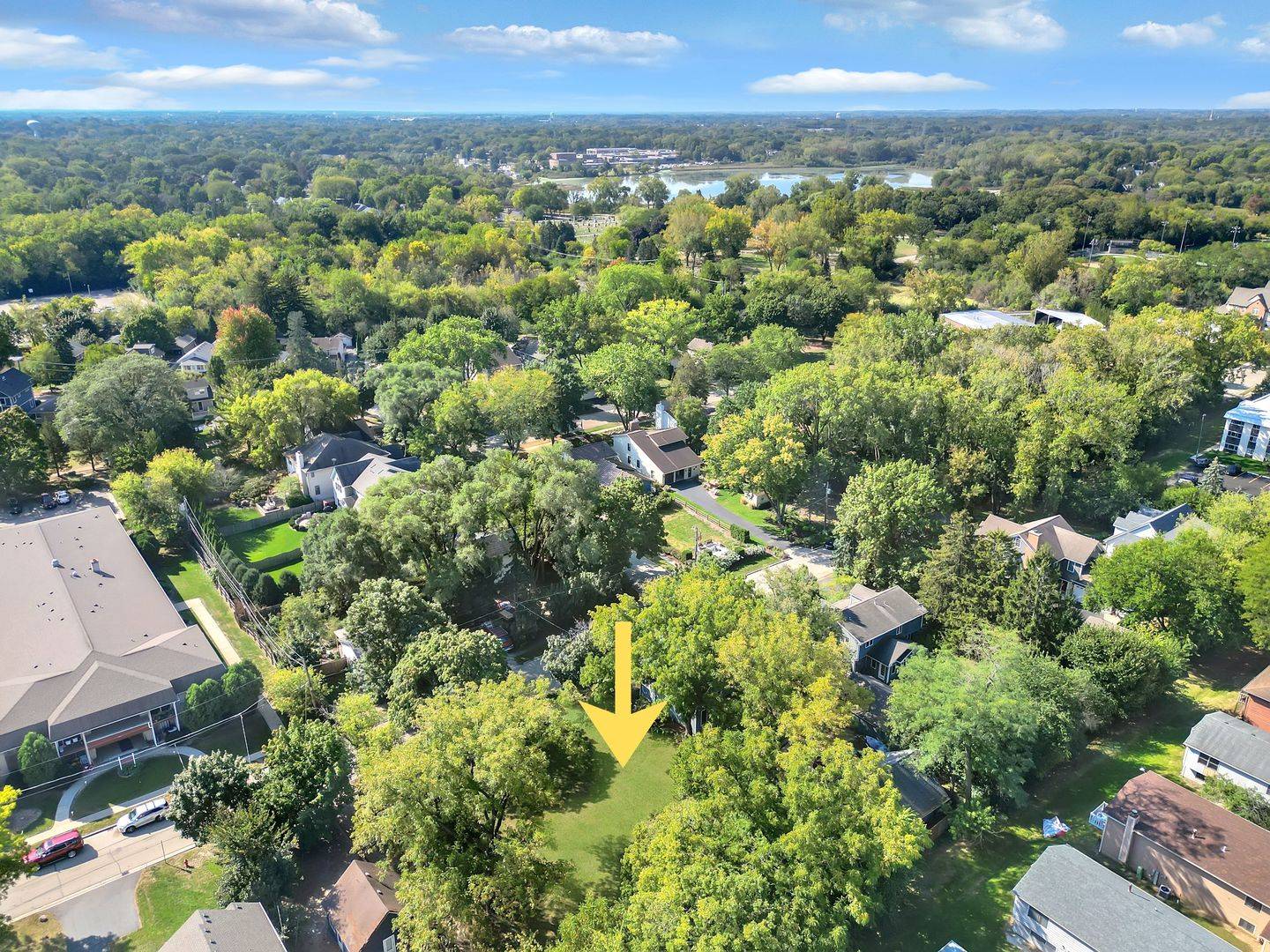 212 W Ellis AVE, Libertyville, IL 60048