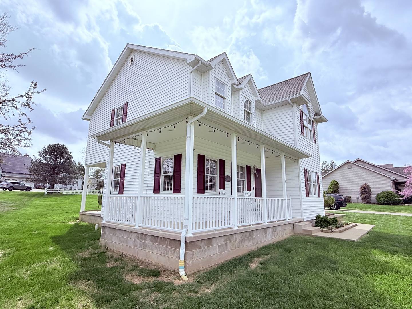 312 Cherokee DR, Harrisburg, IL 62946
