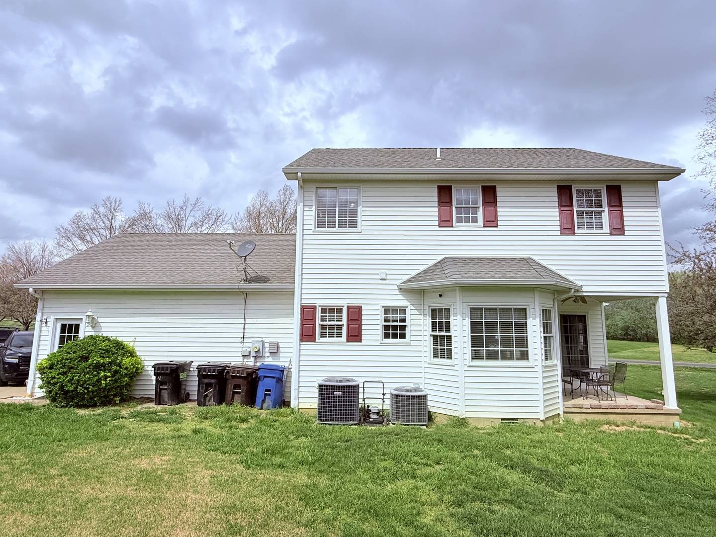 312 Cherokee DR, Harrisburg, IL 62946