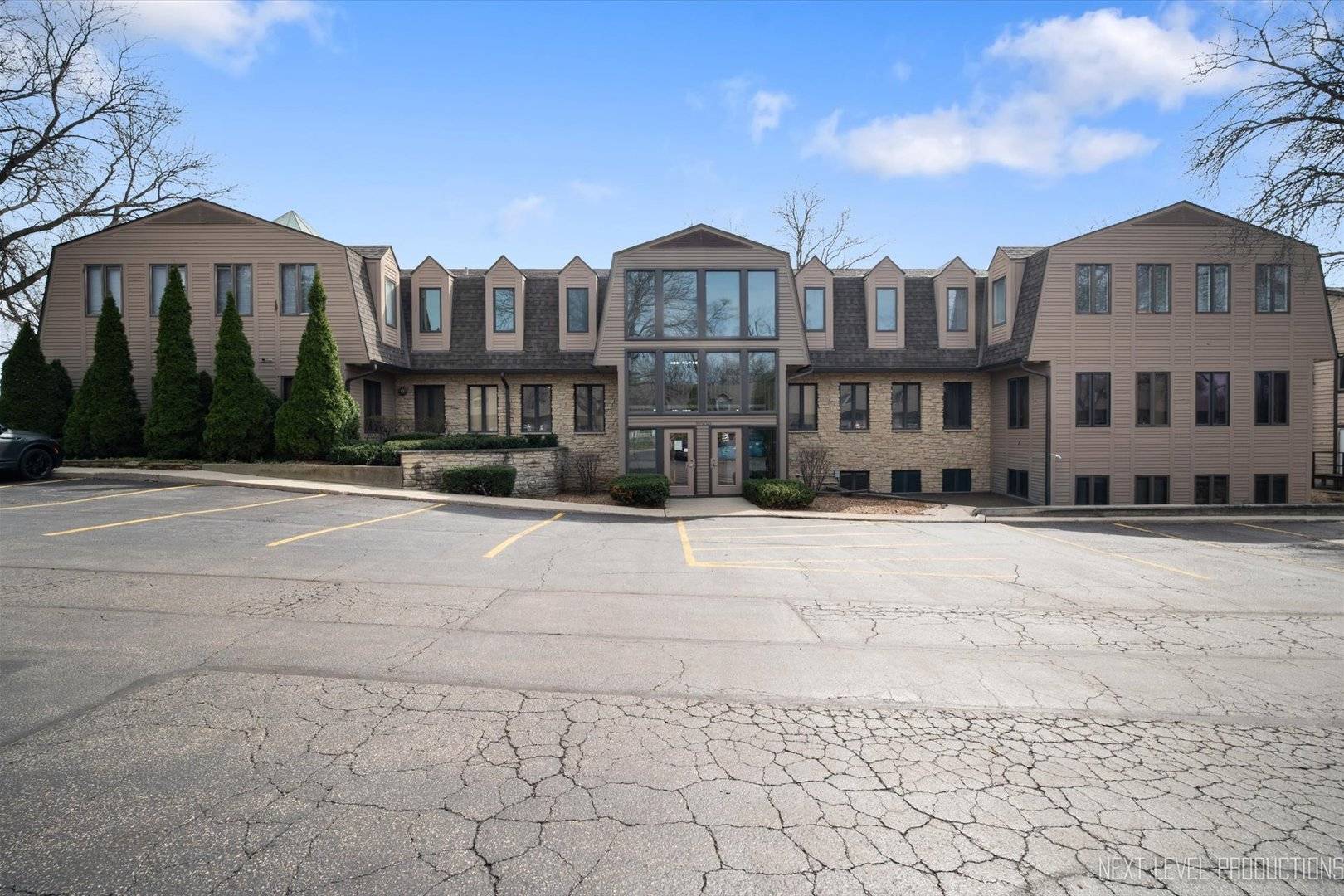 2000 Larkin AVE #102-103, Elgin, IL 60123