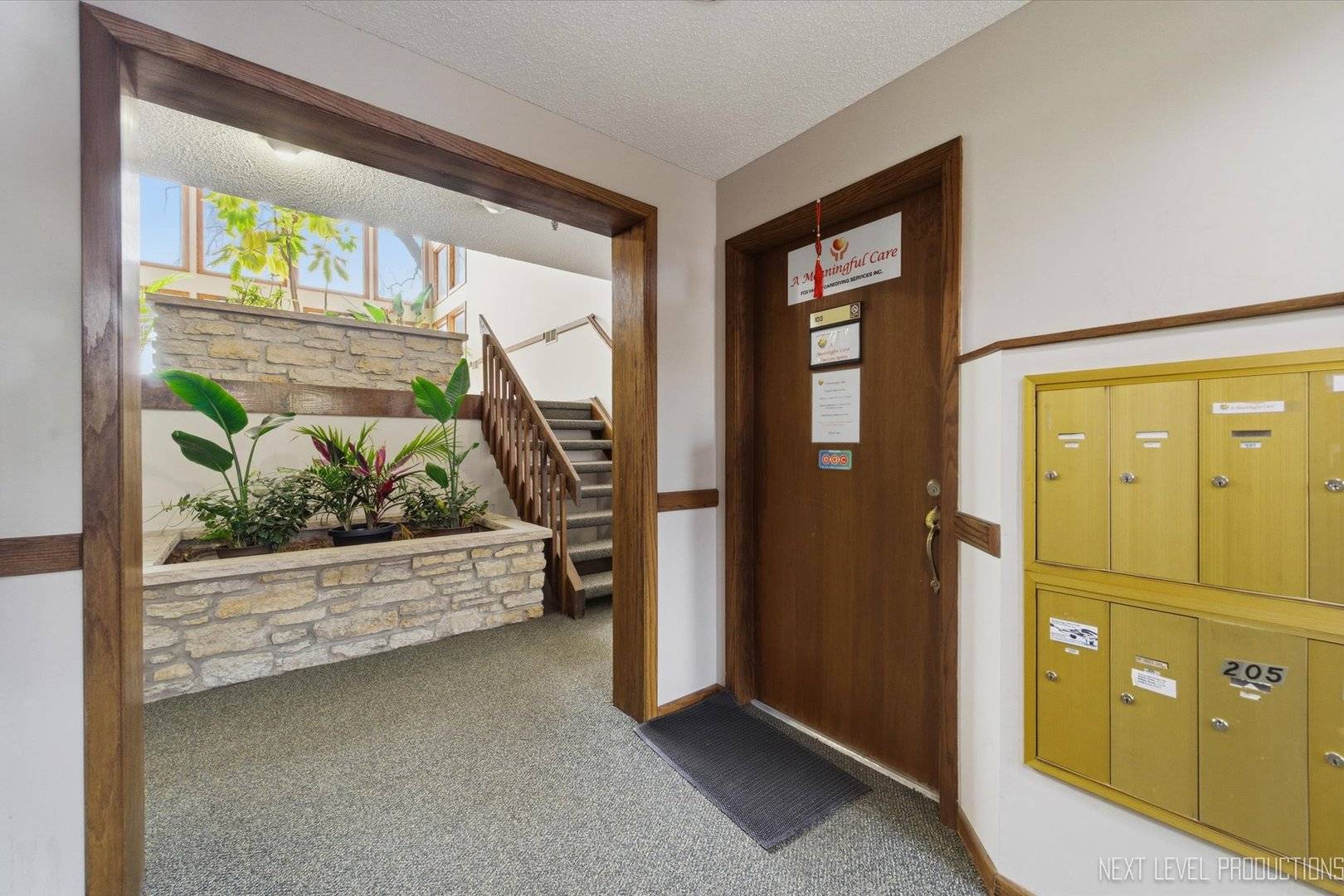 2000 Larkin AVE #102-103, Elgin, IL 60123