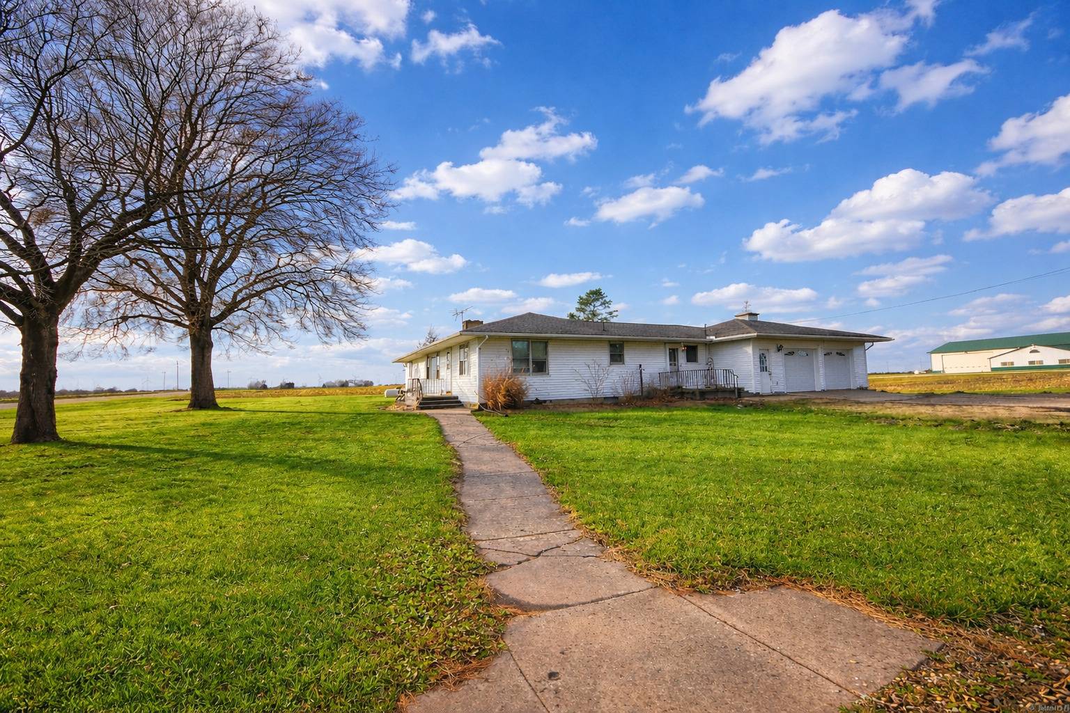 16353 2300 North AVE, Walnut, IL 61376
