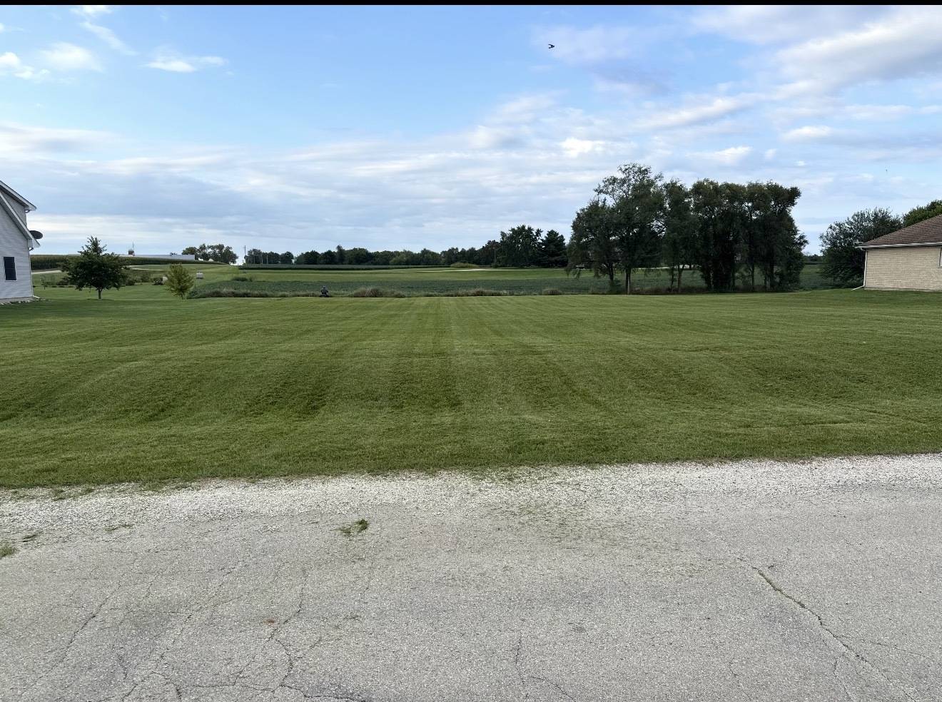 1400 WRIGHT DR, Sandwich, IL 60548