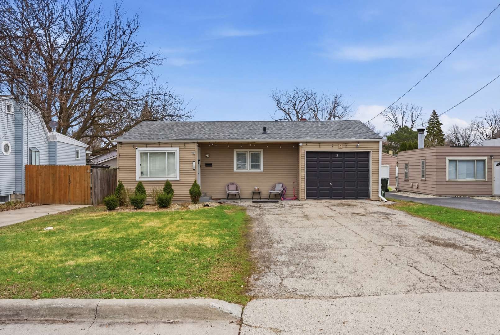 2713 Landen DR, Melrose Park, IL 60164