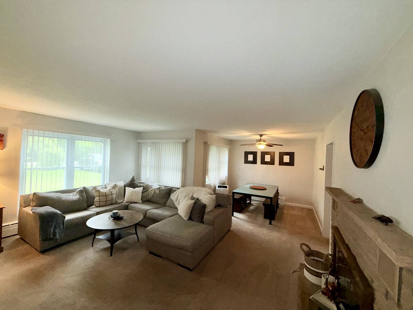 1270 Benson LN, Green Oaks, IL 60048