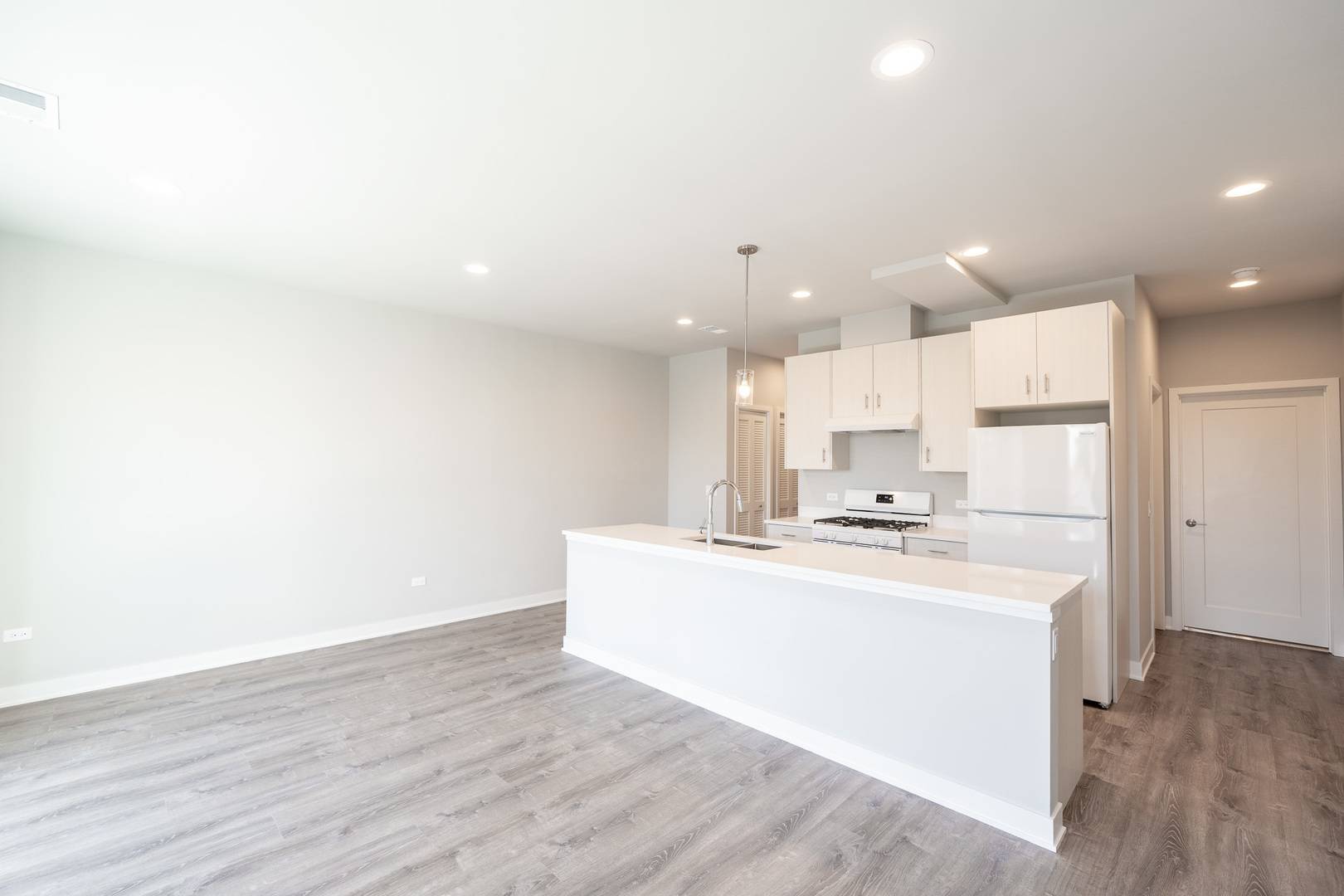 3188 S Archer AVE #202, Chicago, IL 60608