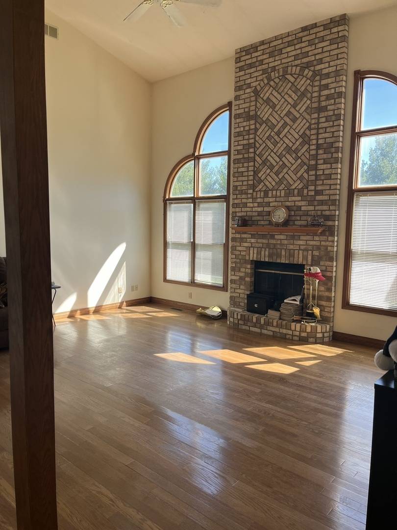 28 Tinsbury LN, Mattoon, IL 61938