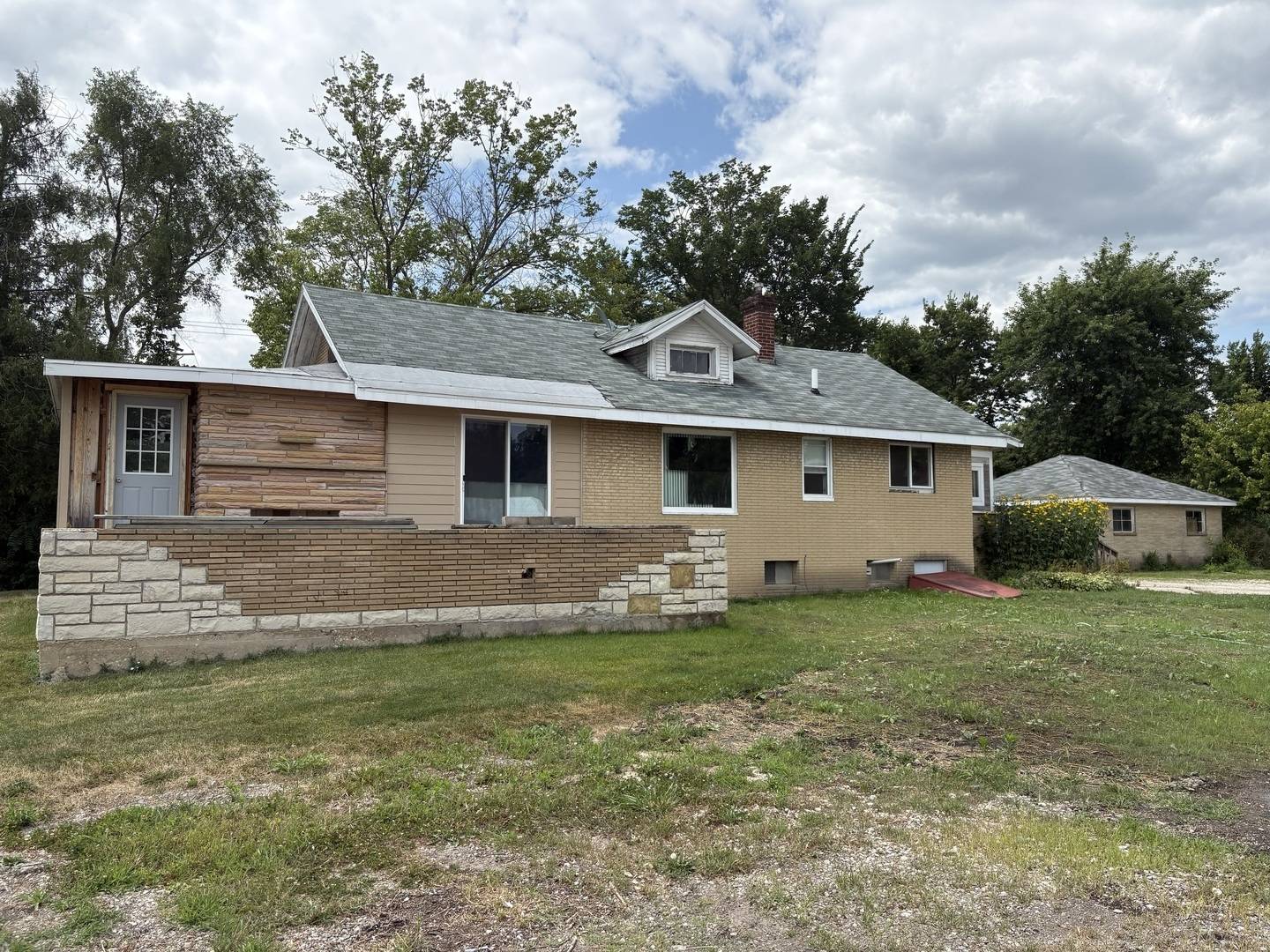 1031 IL Route 173 HWY, Antioch, IL 60002