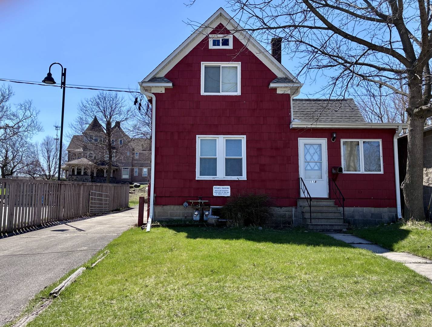 122 W Page ST, Sycamore, IL 60178
