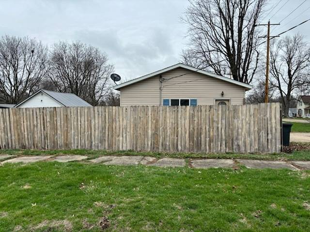 402 NE 2nd AVE, Galva, IL 61434