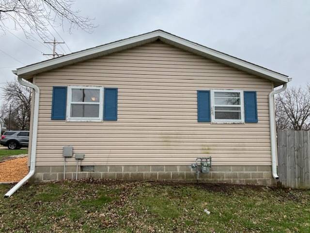 402 NE 2nd AVE, Galva, IL 61434