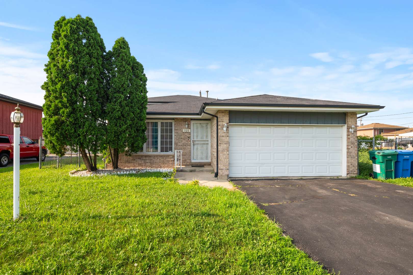 928 E 153rd ST, Phoenix, IL 60426
