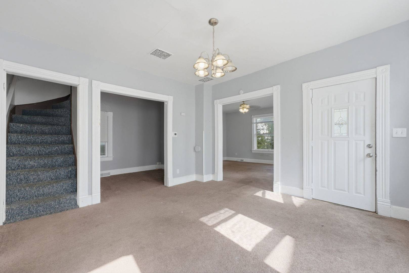 425 W 16th ST, Davenport, IA 52806