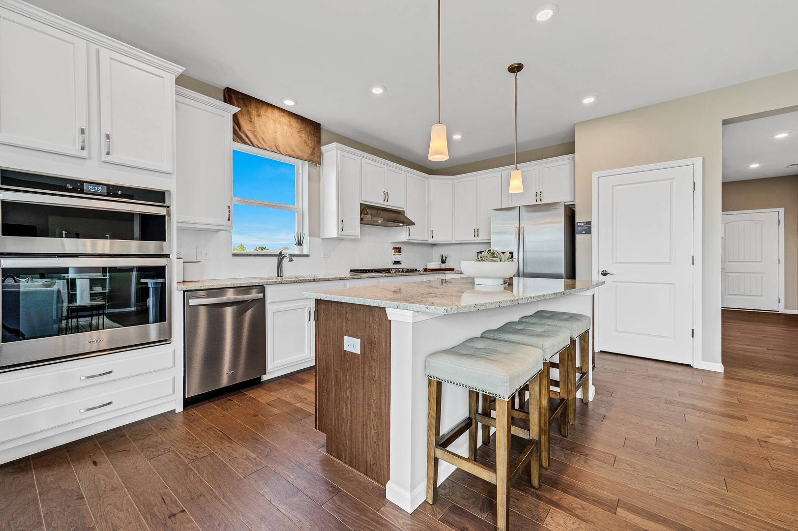 12560 Derry DR, Lemont, IL 60439