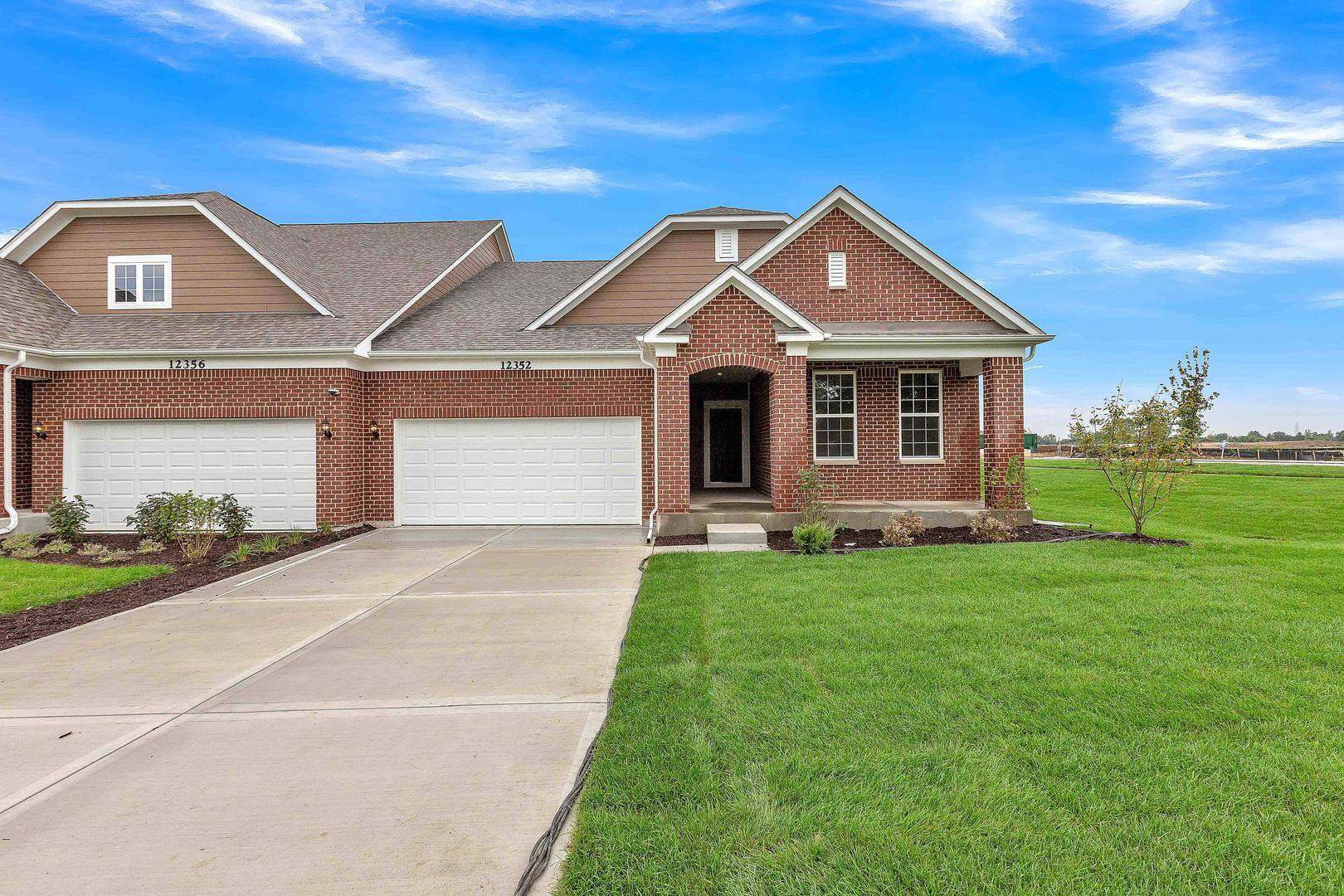 12560 Derry DR, Lemont, IL 60439