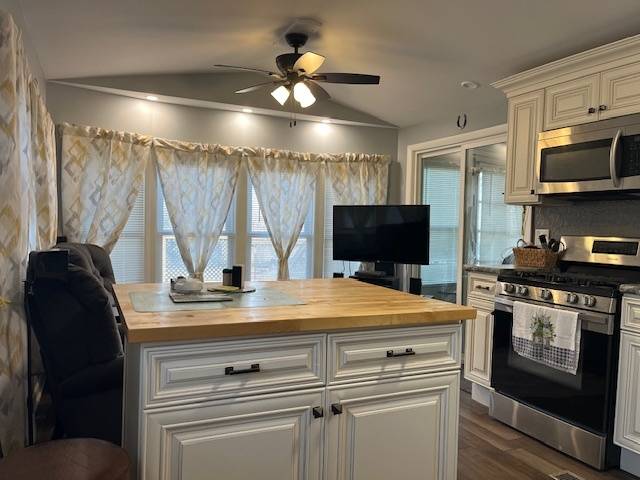 2795 E 28th Lot 1481 RD, Seneca, IL 61360