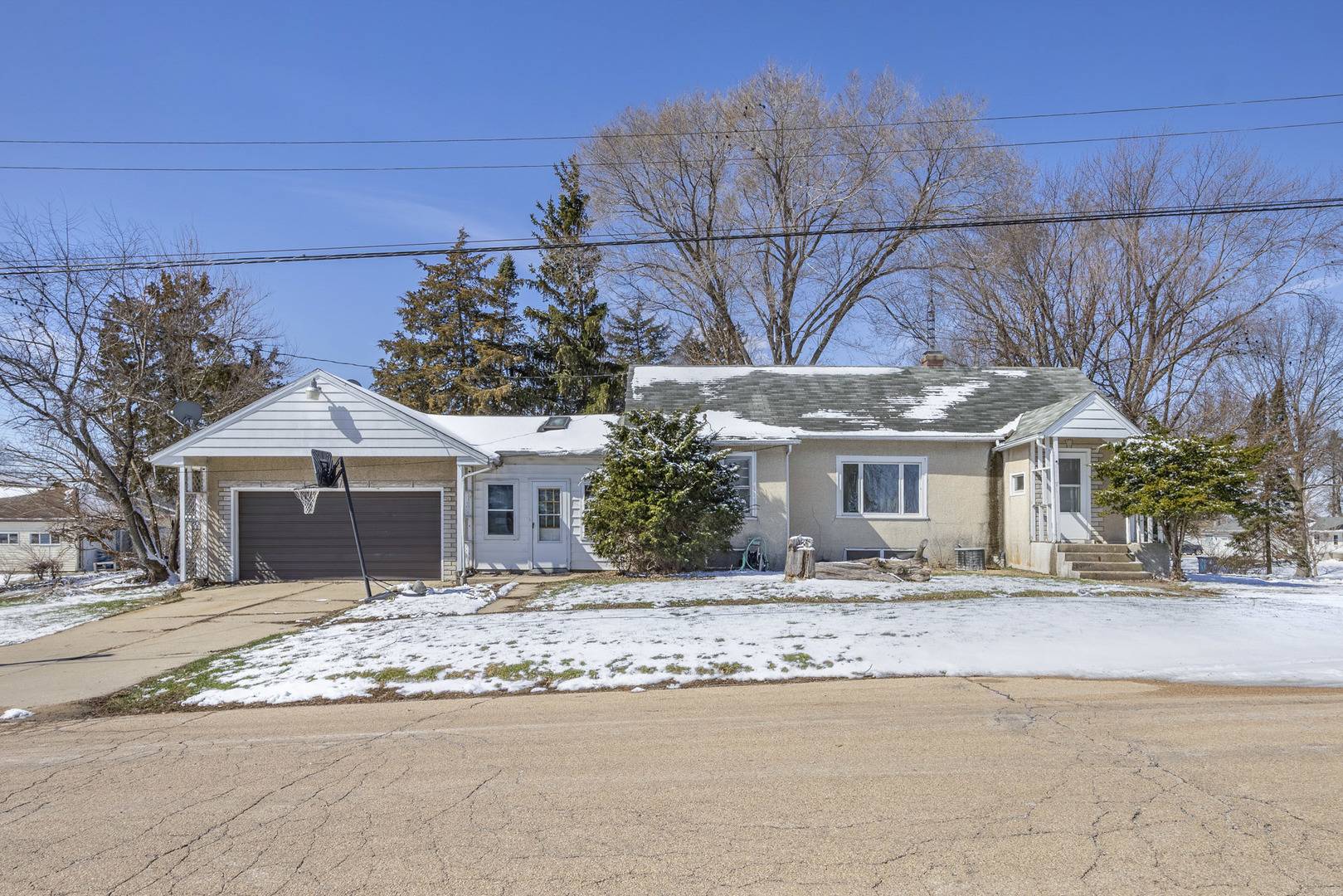 101 W 7th ST, Spring Valley, IL 61362