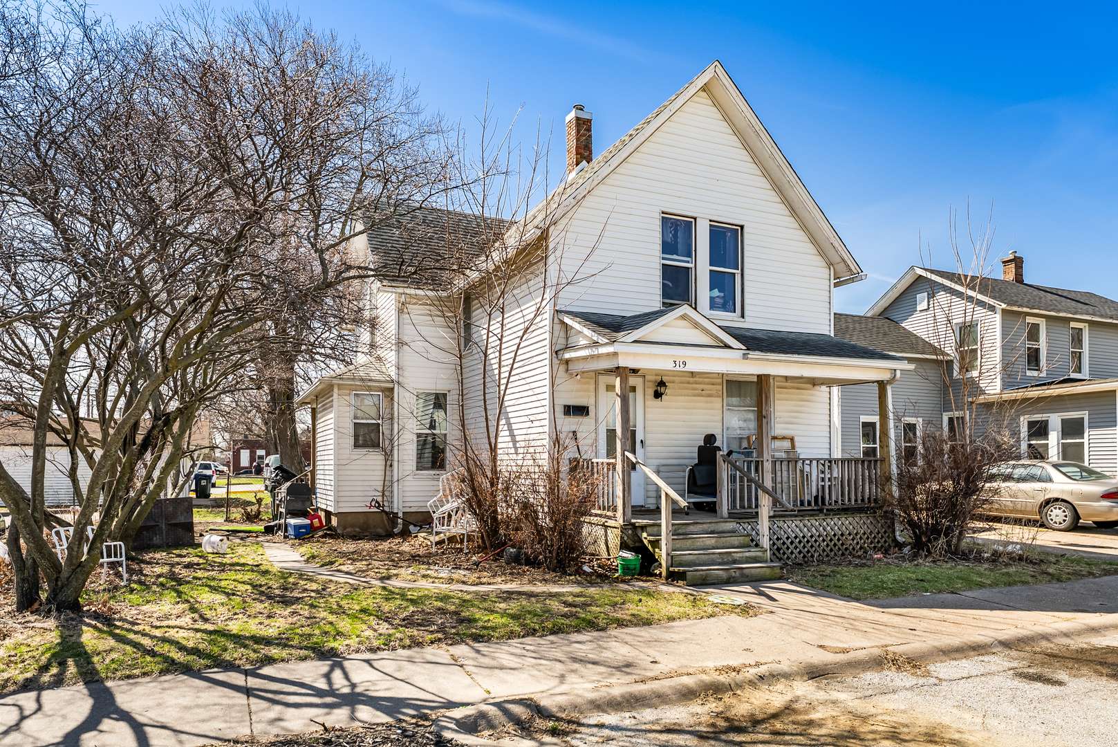 323 W 16th ST, Davenport, IA 52803