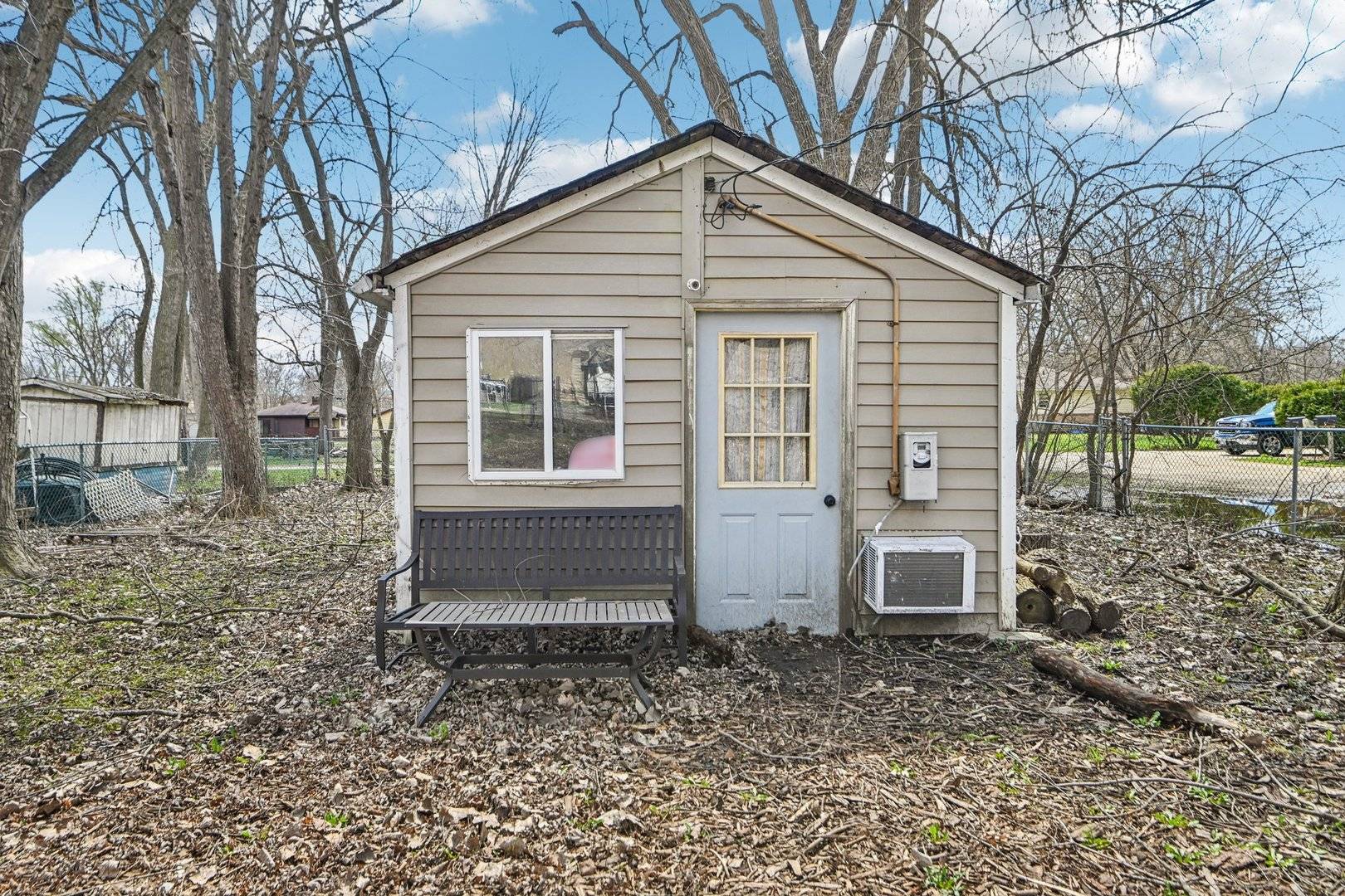 1326 Nippersink DR, Spring Grove, IL 60081